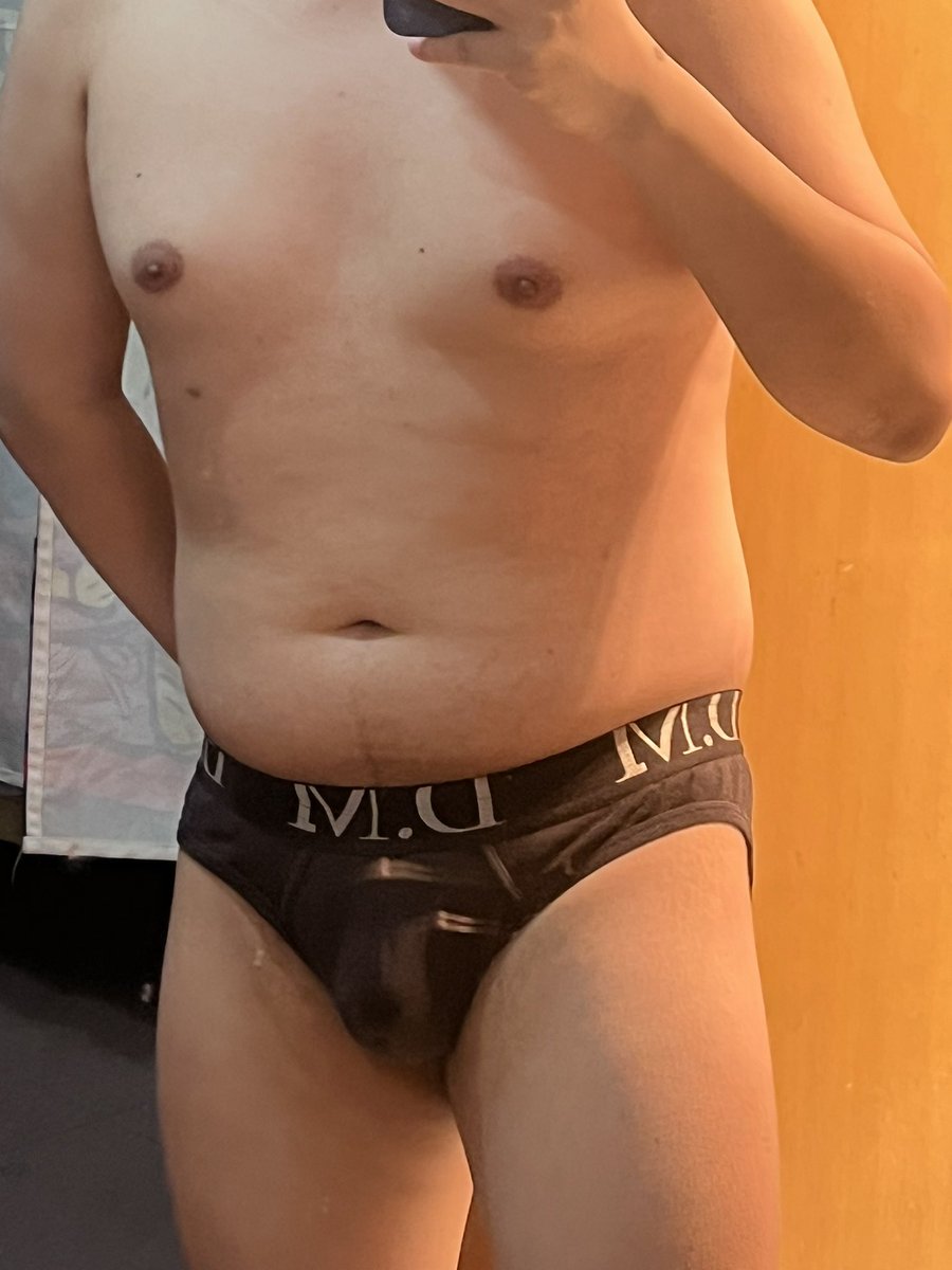 PanCake00419's tweet photo. 三角裤穿着也还不错呢
要不要在买点白的试试🤔️ https://t.co/1ttU5D6CdQ