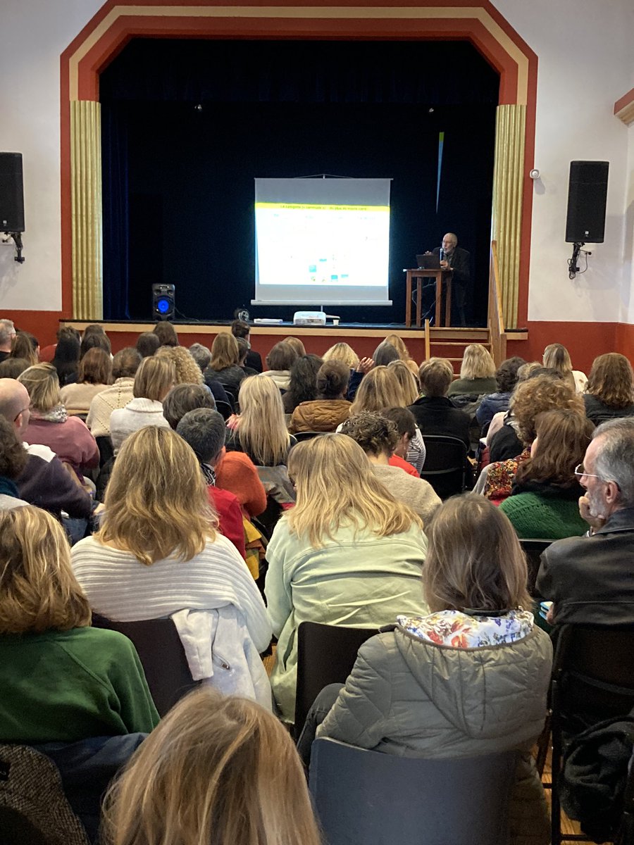 HatierAquitaine's tweet photo. 🎈VIVA LA MATERNELLE 🎈
 
🎤Excellente intervention de JL Paour ds le sud #Gironde
JL est co-auteur avec Sylvie Cèbe et @rgoigoux de #Phono #Catego #Imagier et #Scenarios

« Apprendre à apprendre à la #maternelle » 

#TeamPE #cycle1 #Ecole #Formation 
😉@DsdenGironde @canope_33 https://t.co/8RCRhURcLK
