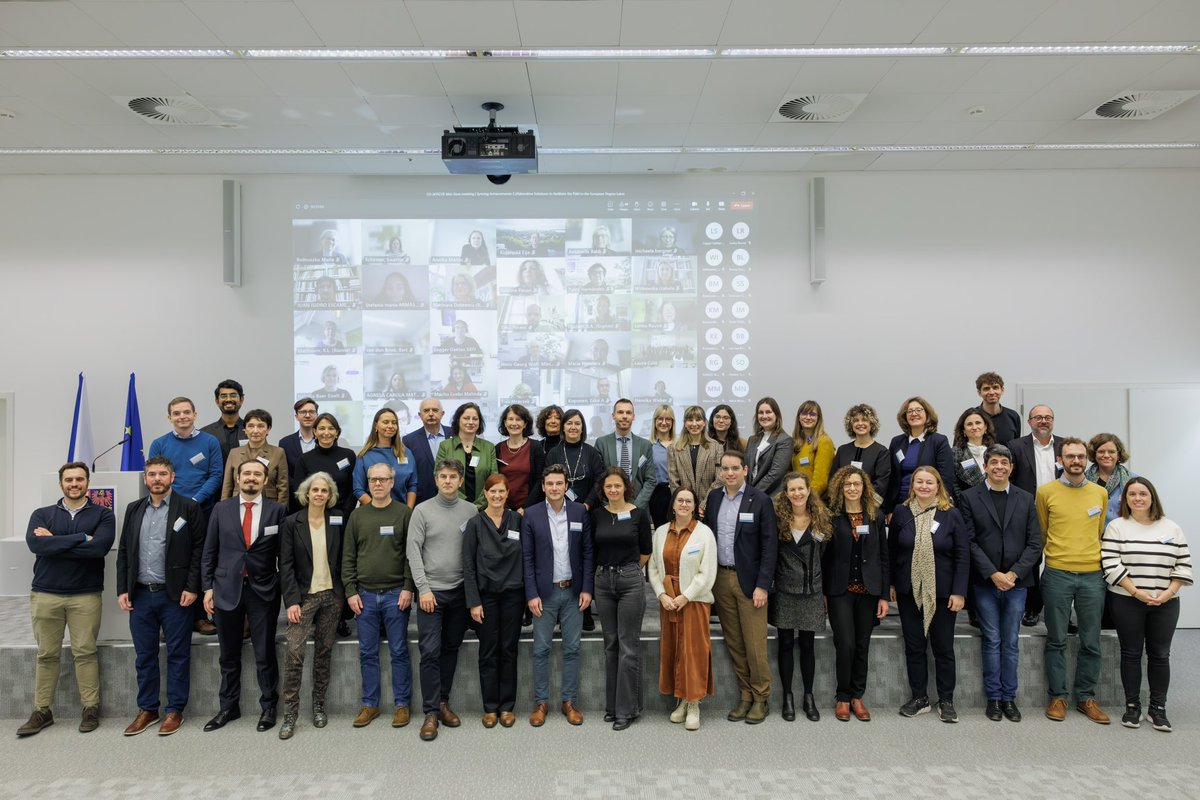 Erasmus_Mundus's tweet photo. We were happy to provide insights💡in this meeting today &amp; be the Voice🎤 of Students &amp; Alumni of #ErasmusMundus #JointPrograms 🤝

We were represented by our Management Board Member @rajonable 👏

#EuropeanDegreeLabel 🇪🇺🎓 https://t.co/22fZSjvPj8
