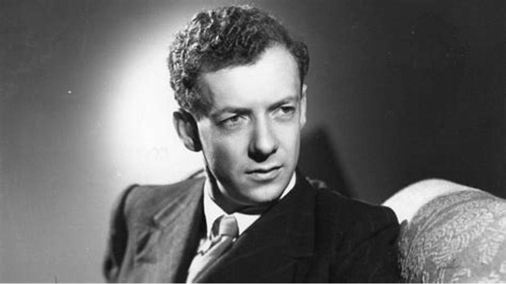 Happy 110th Birthday to Benjamin Britten, born on this day in 1913! 🎉🎊
