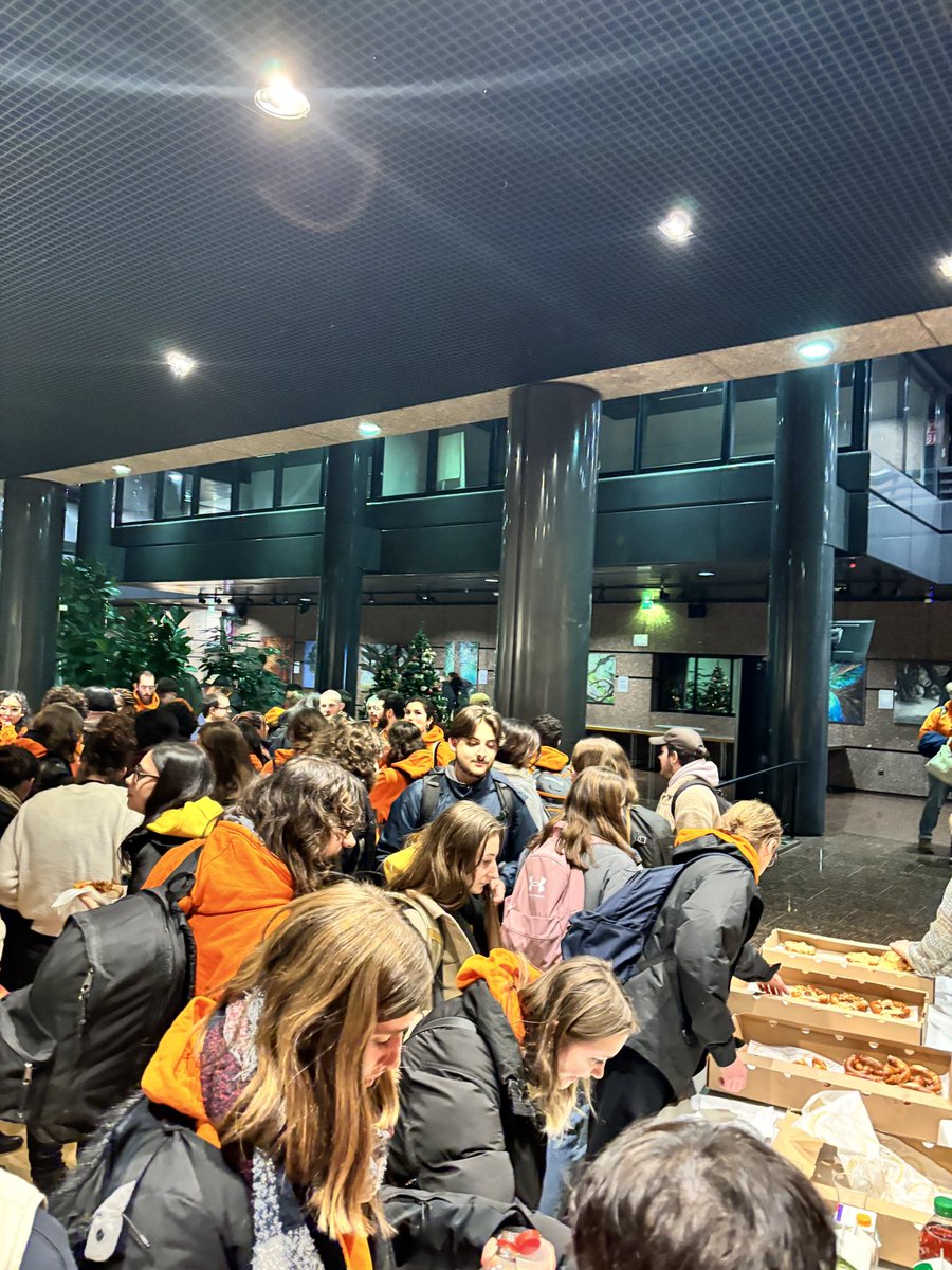 ucgrandest's tweet photo. Temps d’échange et de convivialité pour finir la cérémonie ! https://t.co/l6c3frqMvs