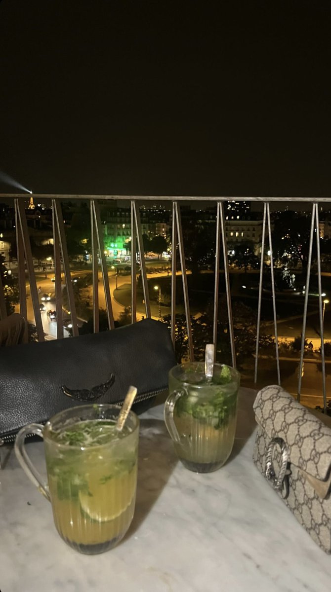 nysiadaylah's tweet photo. viewz #parisnightout 🖤 https://t.co/iy4HOnHdKs