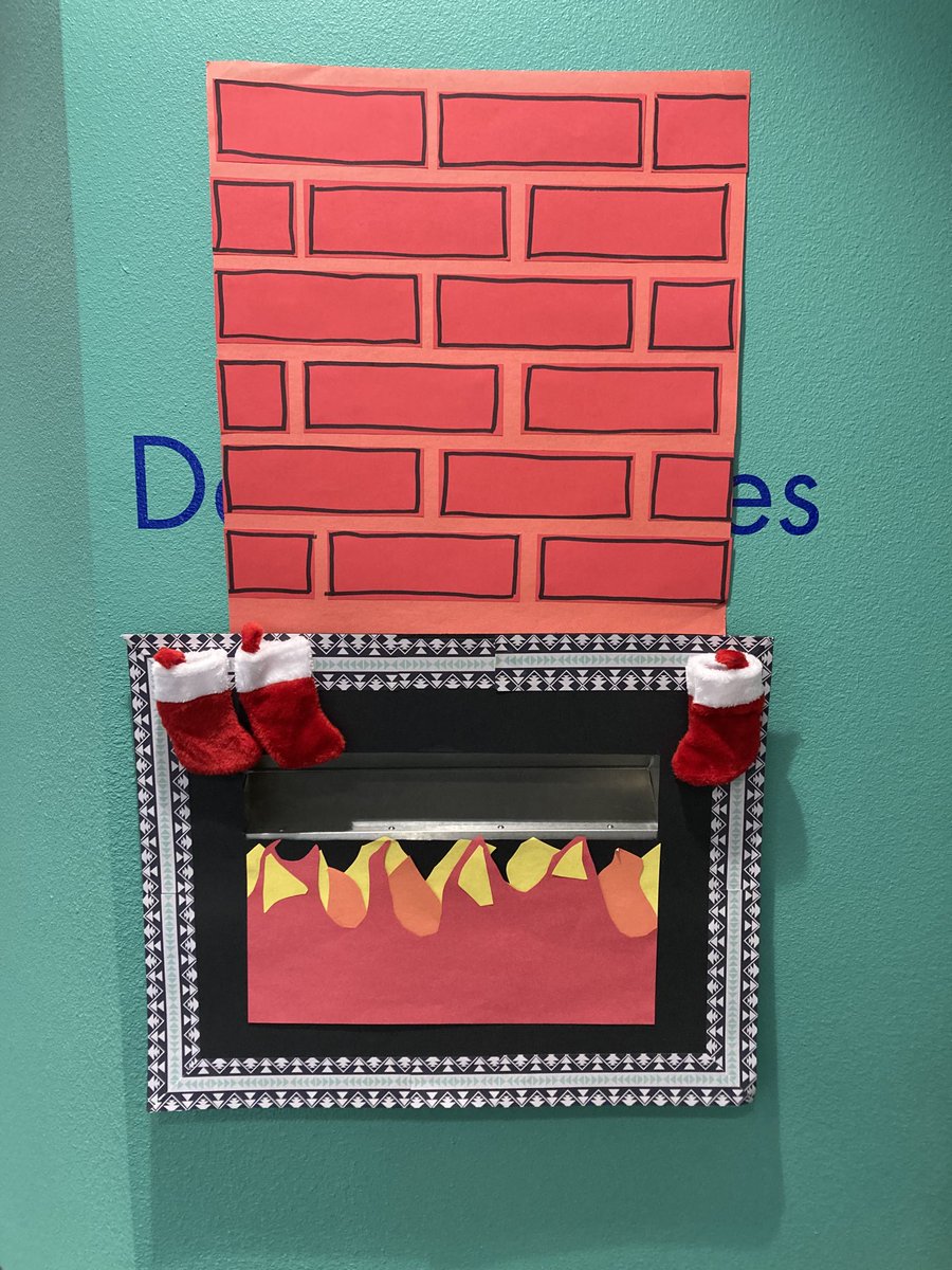 SummitLibraries's tweet image. Our new book drop was hung with care! #LibraryDisplays #LibraryLove