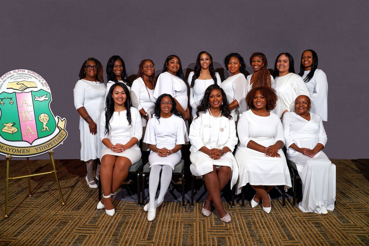 Governors_State's tweet image. Governors State University welcomes the chartering members of Alpha Kappa Alpha Sorority, Inc. Upsilon Rho chapter! Congratulations to AKA on being the first black greek letter organization at GovState! For more, visit bit.ly/3GddX8w #GovState #AKA1908 #Upsilon Rho