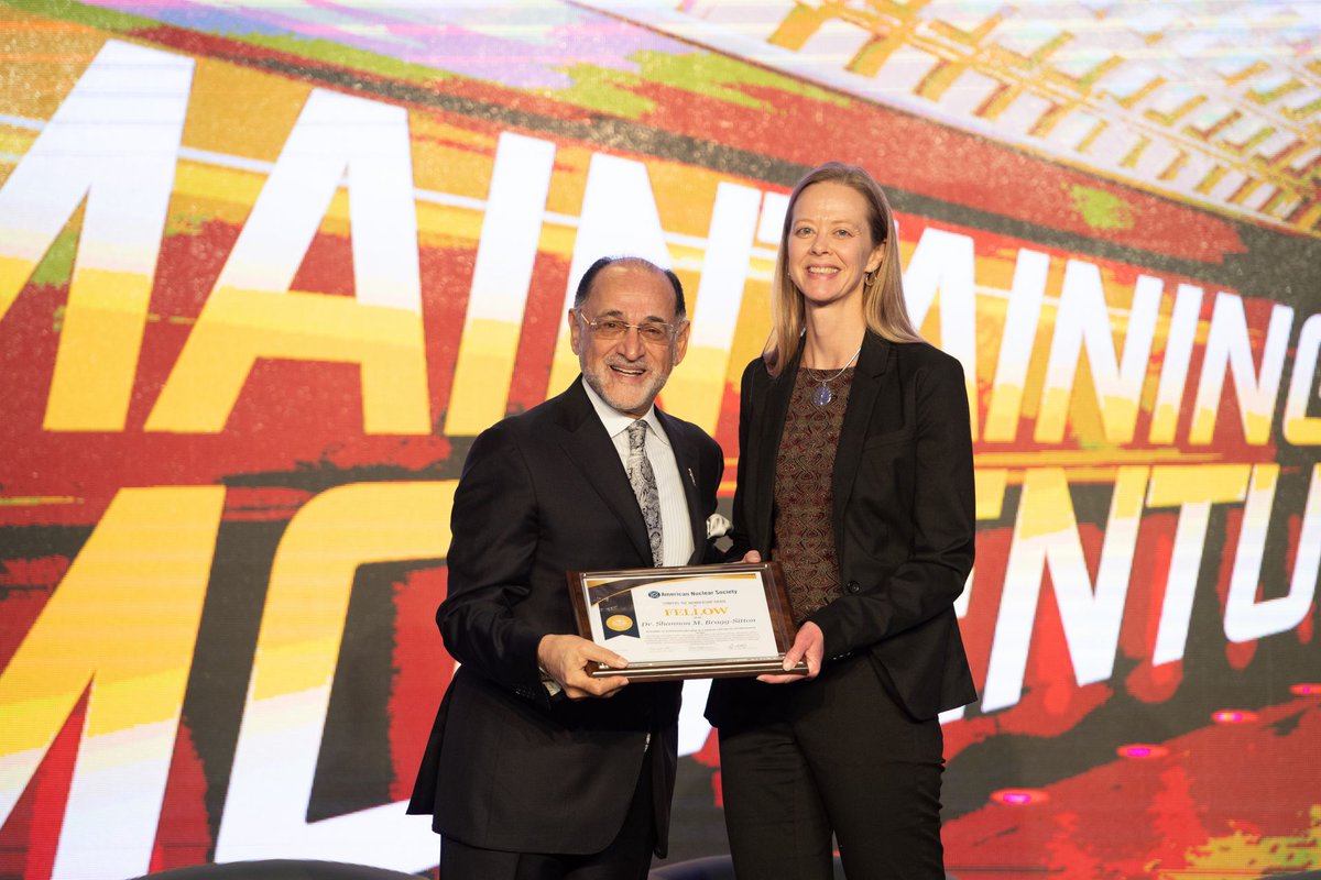 INL's tweet photo. .@INL's Shannon Bragg-Sitton was named an @ANS_org Fellow & she accepted the award at the 2023 #ANSwinter Conference for pioneering the innovative application of #nuclear energy with other #cleanEnergy sources. Congrats! 👏
All honors & awards recipients: https://t.co/shP1Ft2ZfV https://t.co/8fZbG86Qa9