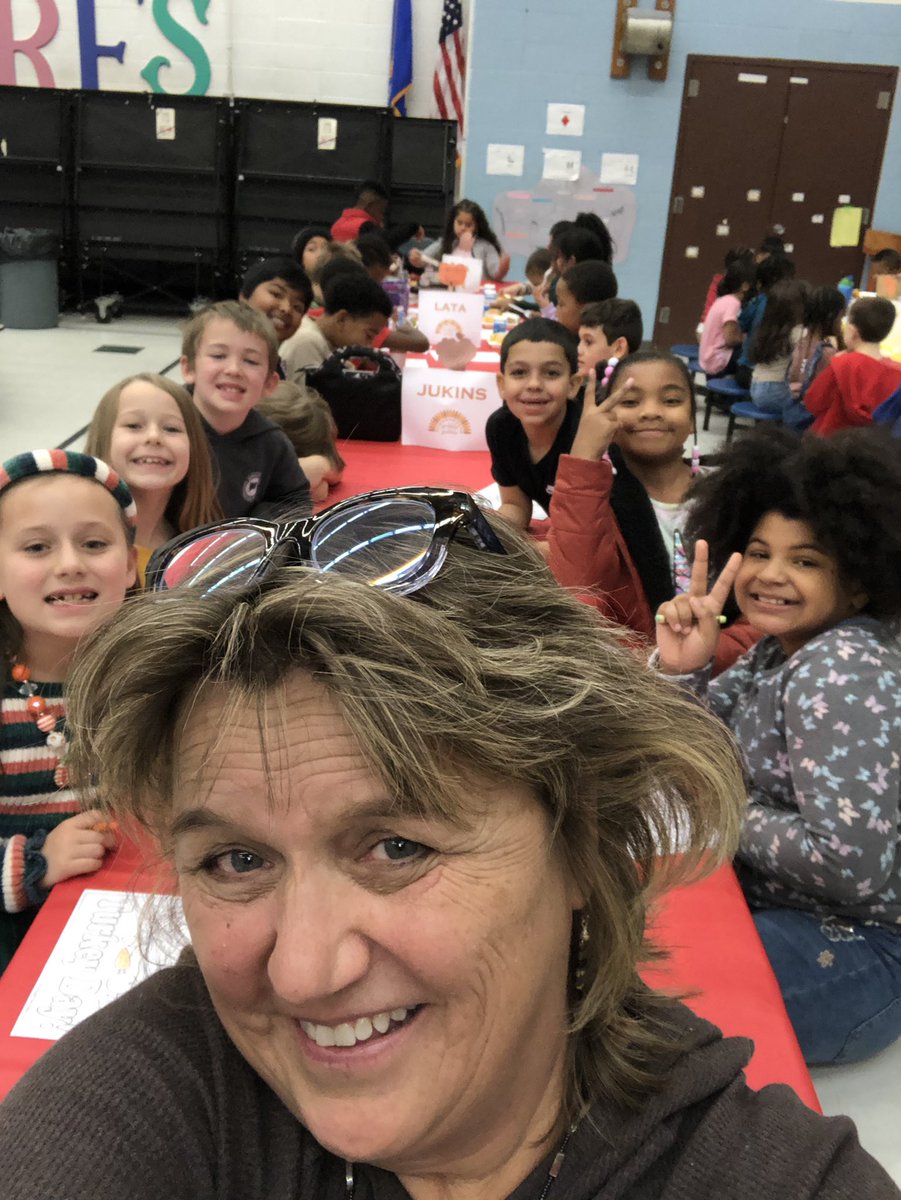 MsJukins tweet media