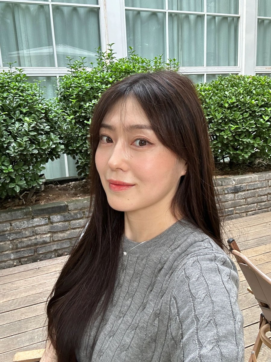 百般花言巧语，真的不如一次深入了解来得干脆，成年人的世界直接点比较好，我也不喜欢和拐弯抹角的人打交道。