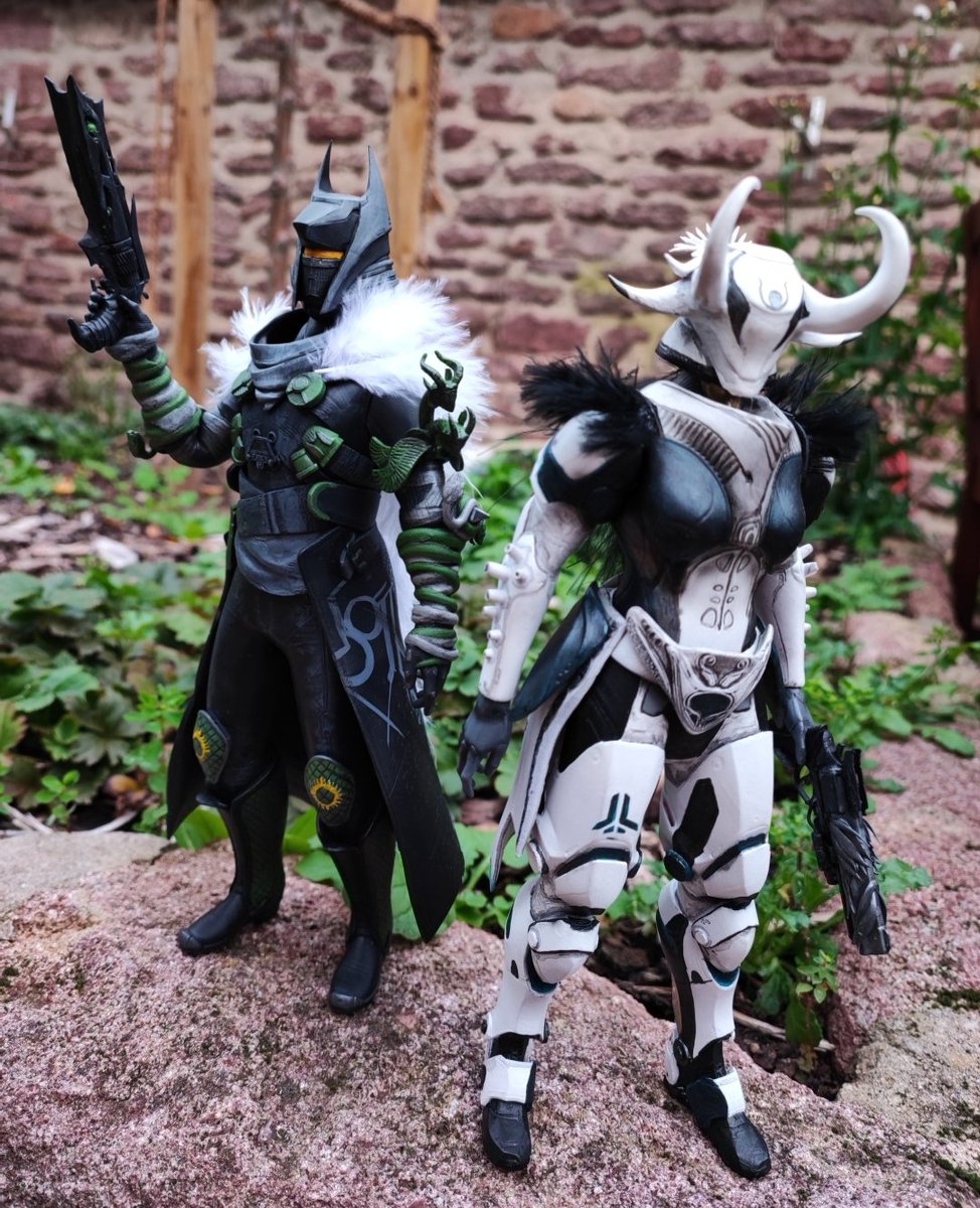 ⭐️reminder that I'll give away a custom guardian (d&amp;d sized) at 5k followers, so tell your friends&amp;family to hit that follow button. ⭐️
(larger scale example attached)