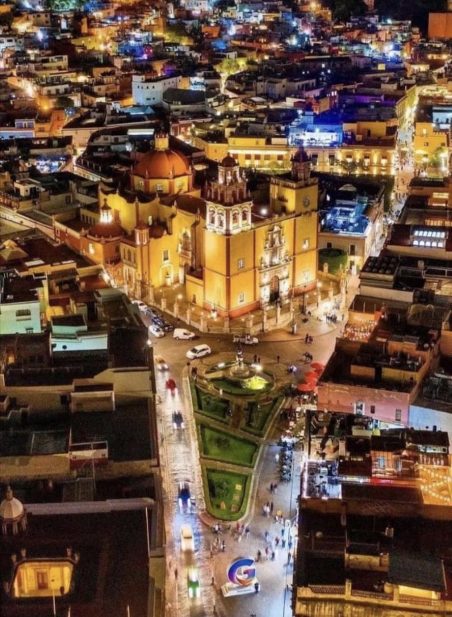 Una muy bonita postal de la basílica de Guanajuato con su Plaza de la Paz!!
Guanajuato Capital, México 🇲🇽 #visitGuanajuato