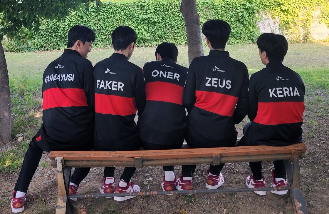 Keriacarry's tweet image. 오래보자 우리팀 !! 😊😊