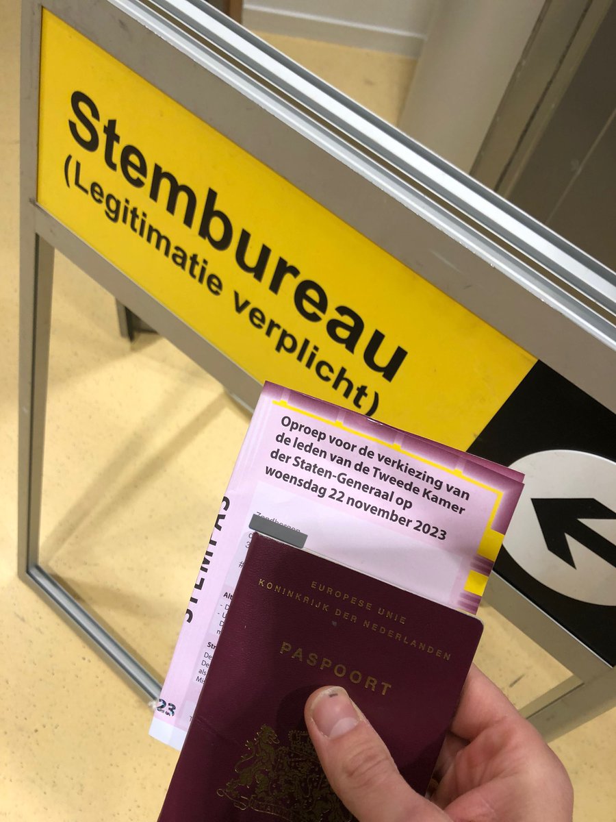 EvertWZ's tweet photo. Vanzelfsprekend. Lekker rustig moment. Zoon ook mee. Toch een leuke belevenis en goed om ze bij te brengen dat stemmen een groot (voor)recht is.
#ikstem #verkiezingen2023 https://t.co/n3WSpcBTgV