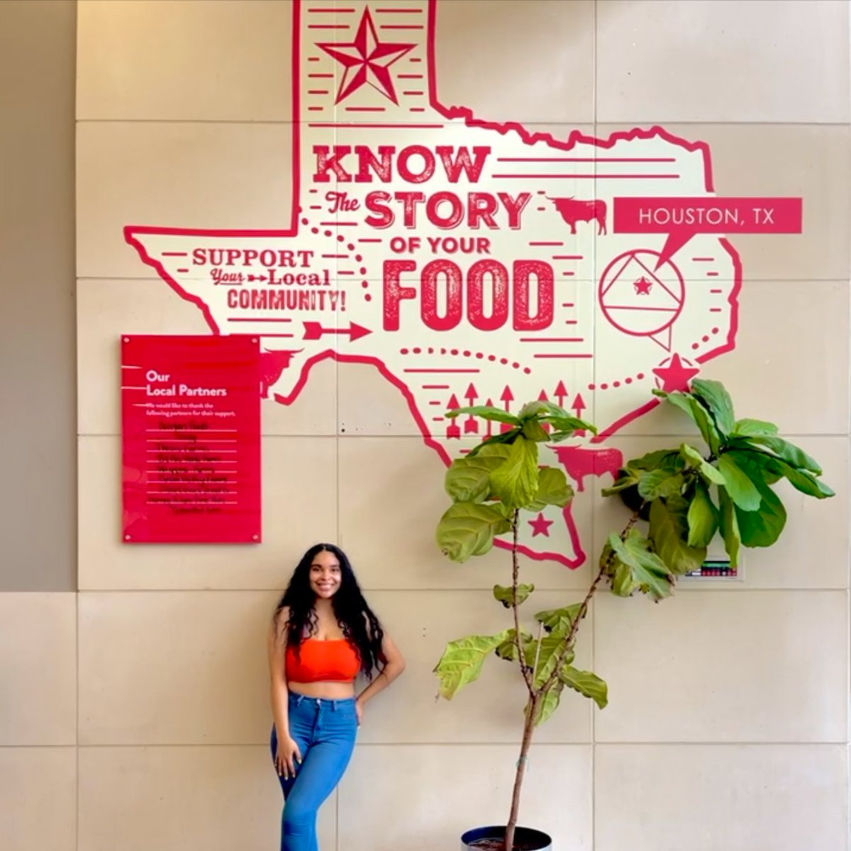 Support your local community right here on campus! 😍 

#uh #uhinfour #uh26 #uh27 #uhhousing