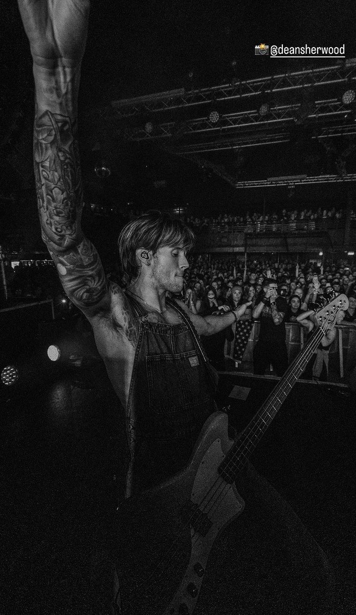 poyntersource's tweet photo. Black & white action from Notts # 1
📸 by @DeanSherwood
#McFlymusic #PowerToPlaytour https://t.co/4ZIUlo4Q8H