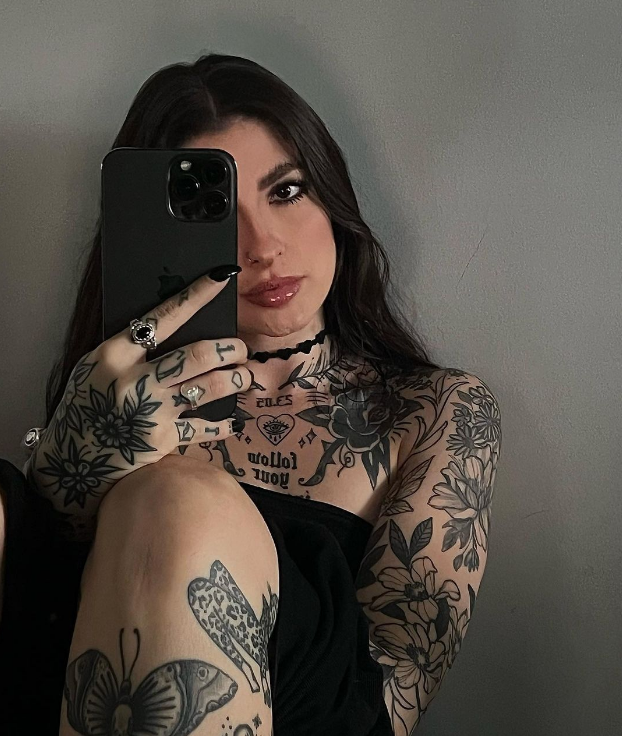 OLI02OAS's tweet photo. “Sua ficante é aquela tal de Alissa? tem foto?” https://t.co/uzDM4xe4ka
