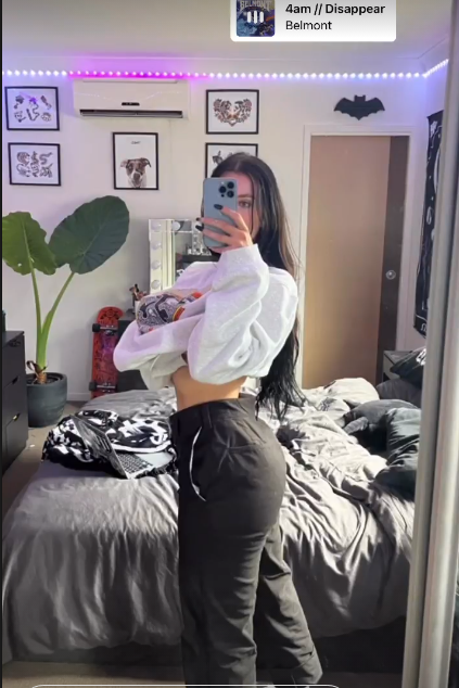 OLI02OAS's tweet photo. “Sua ficante é aquela tal de Alissa? tem foto?” https://t.co/uzDM4xe4ka