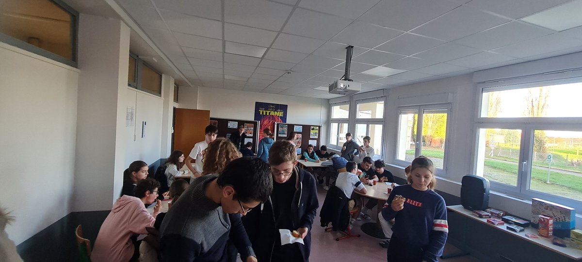 IEDigoin's tweet photo. Salle comble cet après-midi 😉
#internat #internatdexcellence #iex #lycee #citescolaire https://t.co/712NKqcwhC