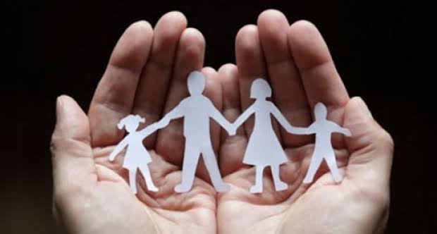 Twitterdaki bu başlık;
( #ErkanAkcay1Artı1 )

Bulunulan ilde 3+1 yıllık çalışma zorunluluğunun aile bütünlüğüne zarar vermesi sebebiyle 1+1 yıl olacak şekilde yeni düzenleme talep eden ve seslerini duyurmak isteyen çalışanlar tarafından oluşturulmuştur.