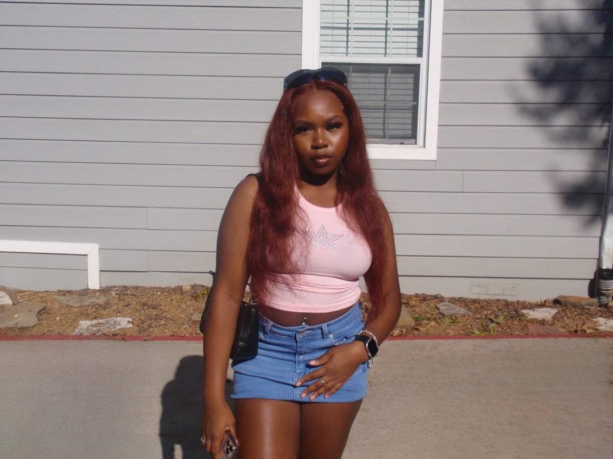 joyceatuchi's tweet photo. pretty in pink https://t.co/nJv7uCUheo