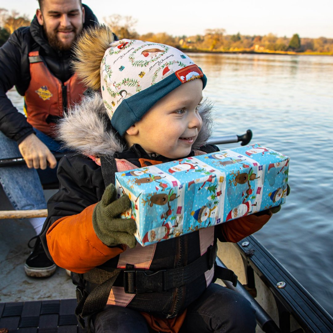 🎅🏻 Santa’s swapped his sleigh for a canoe and has a boat full of gifts!

🎅🏻 Meet Santa Claus himself
🛶 Enjoy a guided tour along the Beaulieu River
🎁 Gifts for all the children
🍪 Sip on hot chocolate and nibble on mince pies

Click here to book now 👉 bit.ly/SantaPaddles