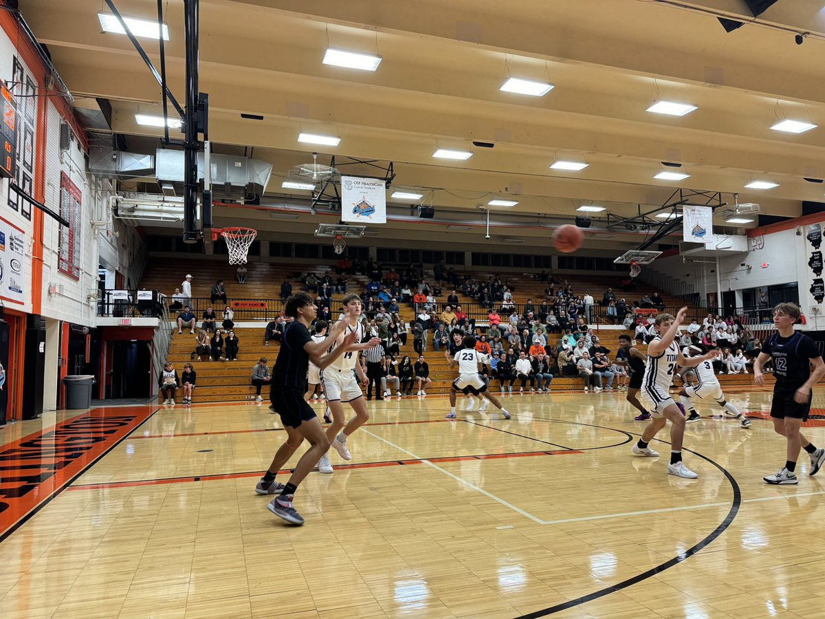 ITHawks_BoysBB's tweet photo. Thank you @WCHSTOC for hosting us last night! What a fun tournment before we head into the Holidays!! https://t.co/lsuhjgPdKz