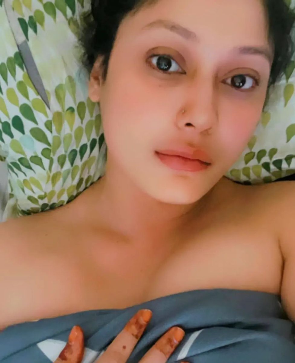 PaidSwati's tweet photo. #paid #cam #paidcam #paidfun #Paytm #gpay #desi #indiancam #camshow | paid cam show available ❤️
.
.
#india #indian #girls #desi #girl #indiangirls #indiangirls #delhigirls #mumbaigirls https://t.co/rmPeSrsLQY