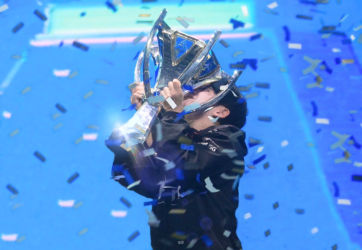 donebyhappy's tweet image. #Worlds2023 #Gumayusi #구마유시
∧_ ∧
(⸝⸝•̀֊•́⸝⸝)
*。:゚*〇🏆〇*゚:。:*
。*・:+*゚ ゚*+:・*