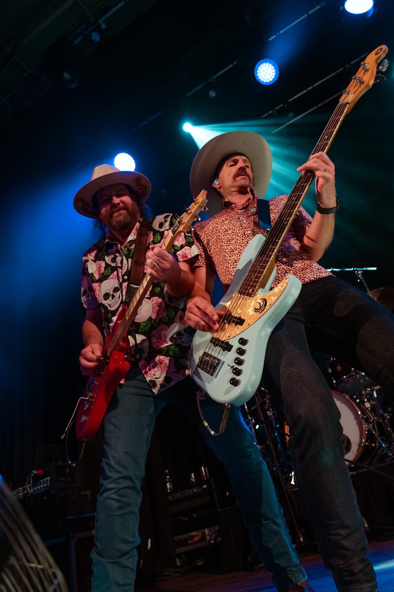 EliYoungBand's tweet photo. Can’t wait for the #BreakupInABar Tour to pick back up next month! 📸: @dobbyiam https://t.co/eF382SdrVD