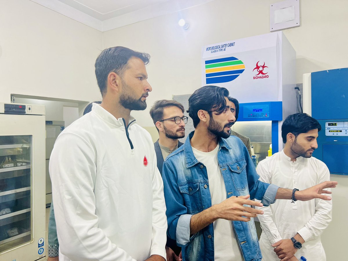 IhsanullahIK50's tweet photo. Ambassador BCP IHSAN ULLAH visit of thalassemia centre with @BloodChainPK team Lahore.
#ik152
#BCP
#donatebloodsavelives
#ThalassemiaPrevention https://t.co/UAhytrY94q