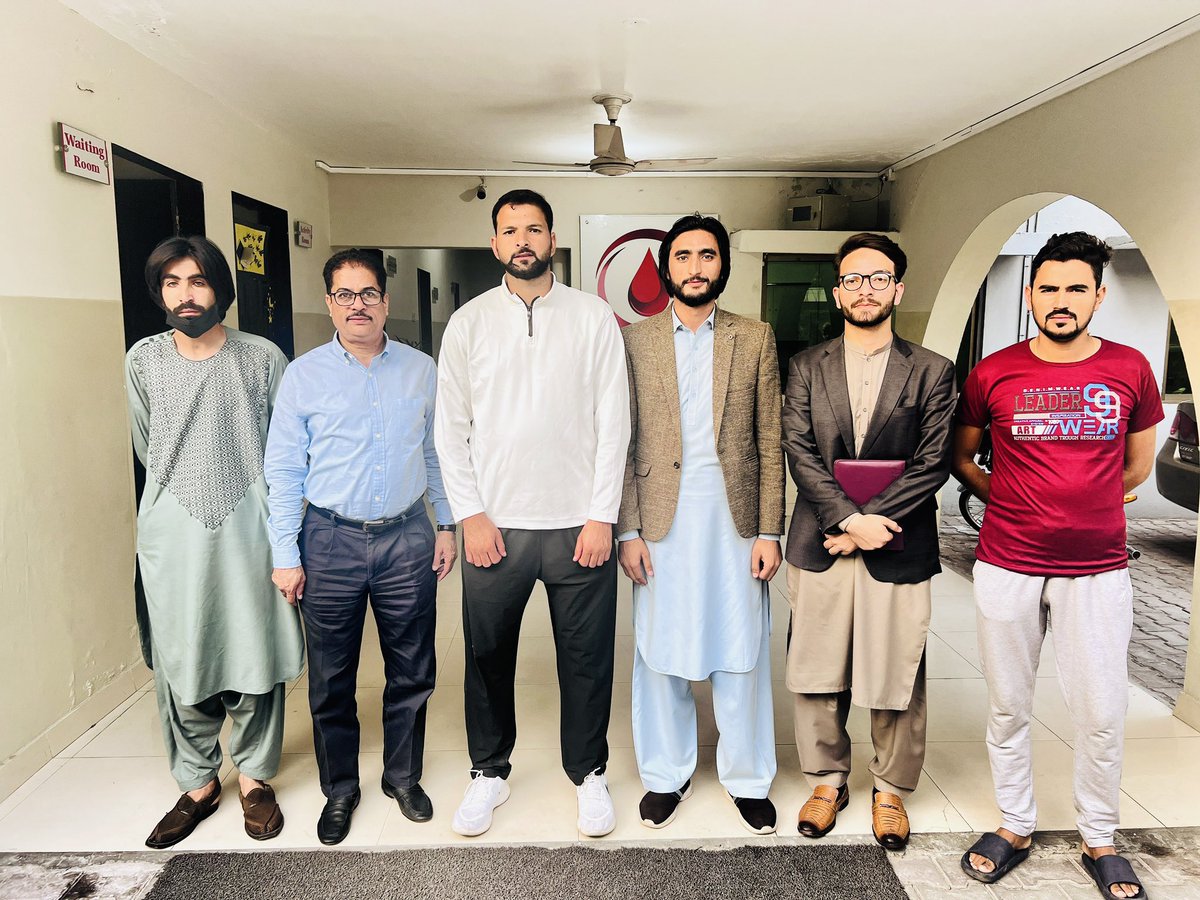 IhsanullahIK50's tweet photo. Ambassador BCP IHSAN ULLAH visit of thalassemia centre with @BloodChainPK team Lahore.
#ik152
#BCP
#donatebloodsavelives
#ThalassemiaPrevention https://t.co/UAhytrY94q