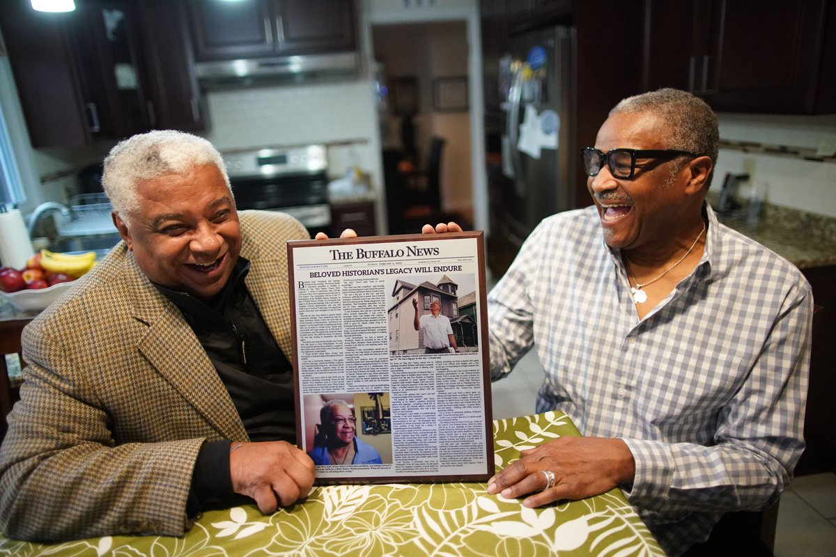 seankirst's tweet image. Absolutely beautiful @DerekGeePhoto portrait of #GilHargrave, #LeRoiJohnson for my piece on annual #ThanksgivingEve gathering tonight of old friends, heart of Buffalo - and tribute, deep gratitude, following death of #LumSmith. My @TheBuffaloNews column: buffalonews.com/news/local/sea…