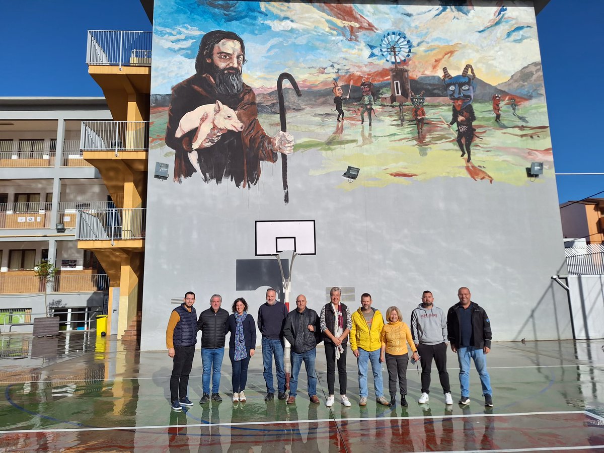 🔥 Hoy se ha mantenido una reunión con los miembros de la Directiva del Colegio San Antonio Abad, el presidente de la AAVV y miembros de la Comisión de Dimonis de Son Ferriol ✅ para la organización de las fiestas de Sant Antoni.