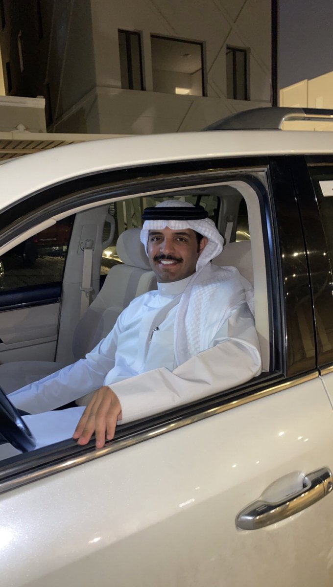 ترا الاخو نعمه ما تقارن بها الانعام
ومن لا رزقه الله بأخو عزي لحاله

لو ان دخله الشهري يكفيه ميه عام
يرى انه من الدنيا مقطعه حباله.
<a href="/KMF_305/">خالد مسعد الديحاني</a>