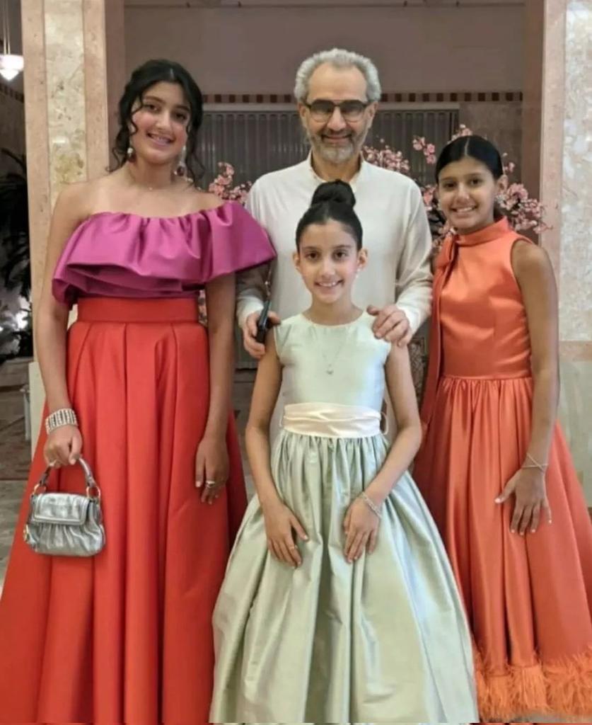 1RaniaSamir0's tweet photo. الف مبروك  تم الإيداع ￼

لقد تمت الإشارة إليك من قبل مكتب الأمير الوليد بن طلال تم اختيارك من ضمن المستفيدين 
حوالة واردة:داخلية
مبلغ SAR 450،500
من : فاعل خير
وش أول شي تسويه اذا جتك هالرساله￼
تابعني @mw_ysshl
 رتويت 
تغريد ب تم
وارسل اسمك ورقم جوالك خاص https://t.co/qOMjiA13us
