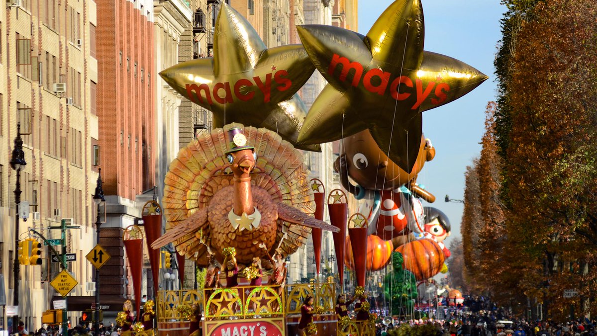 InventorsHOF's tweet image. Have you ever wondered how huge parade balloons stay afloat? 

Discover the physics behind the colorful character displays as the streets of New York City fill with an astonishing array of enormous, floating balloons for the @Macys Thanksgiving Day Parade! bit.ly/3G8Df7x