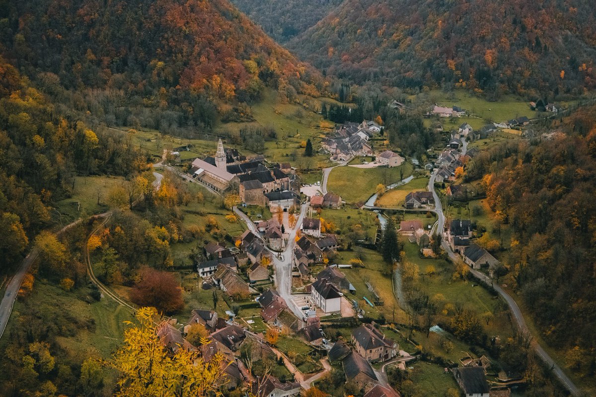 Ambiance de fin d’automne dans le Jura 🍂

#jura #bourgognefranchecomte #automne