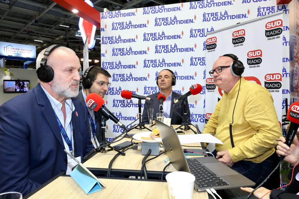 LesBuralistes's tweet photo. ♦️🇫🇷 #SMCL2023 

🎙️ Pierre Romero, Serdar Kaya et Gilles Grangier interviennent sur les #services du réseau demandés par les #collectivités 

🏡 Distributeur de billets, #service d'encaissements ou offre #multiservices en milieu rural, le buraliste est un acteur indissociable de la vie d'un #village ou d'un quartier. 

L'utilité locale est la première préoccupation des #élus ♦️