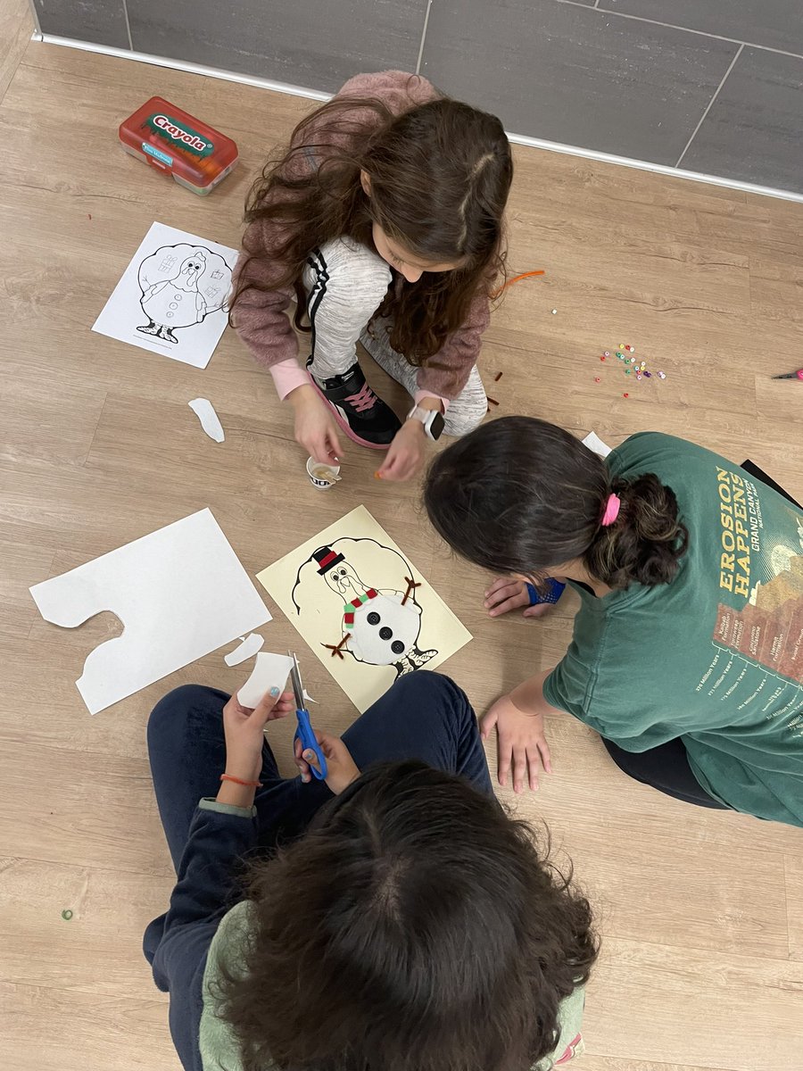 mrs_jordan_4's tweet photo. Team Discover STEAM Challenge: Turkey in Disguise! #fourthgrade #teamdiscover #steamchallenge @mshillier1 https://t.co/9llAvvWV4Y