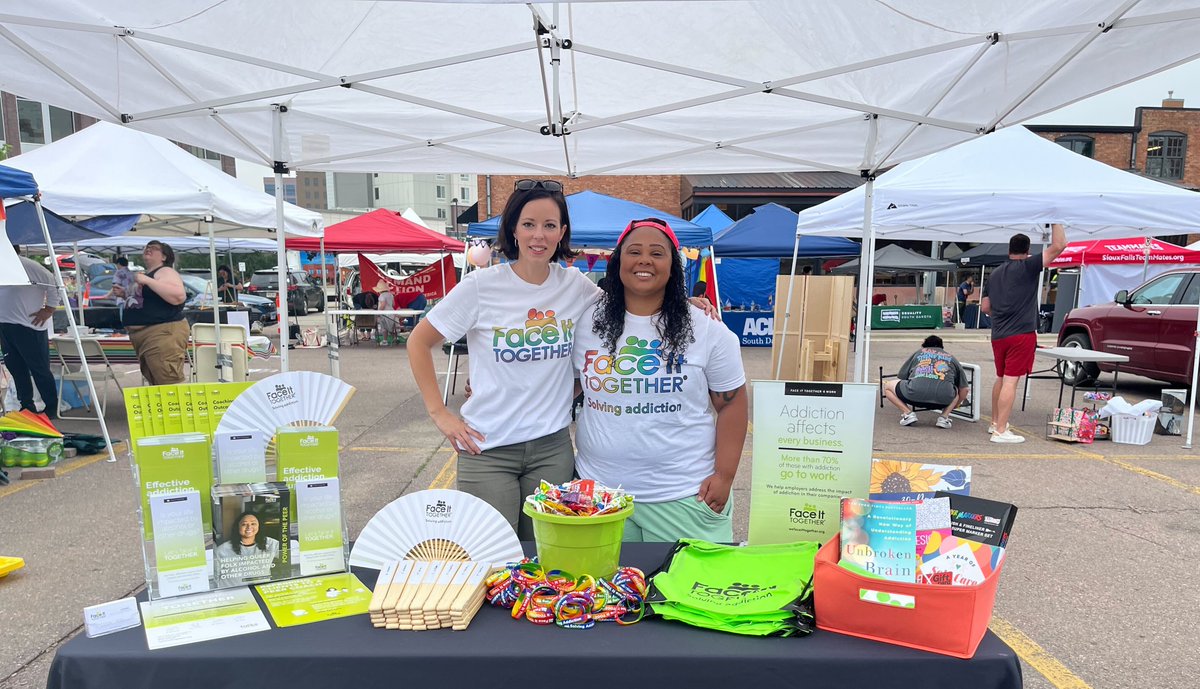 wefaceit2gether's tweet image. Check out our apparel store! Show your support for our work and let others know you&apos;re dedicated to #solvingaddiction here: bit.ly/3ODknkE