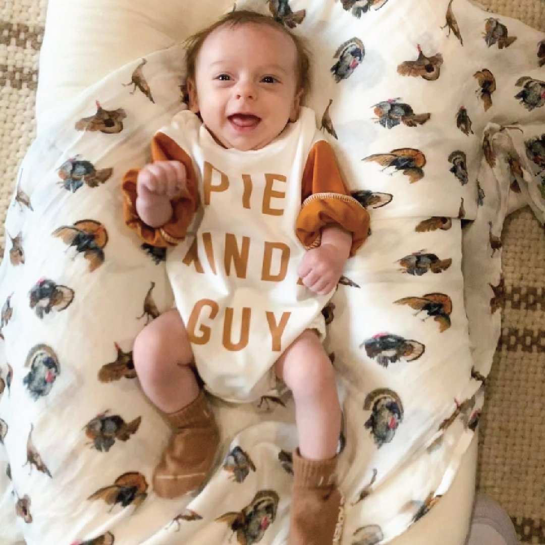 It’s giving… thanks! Happy Thanksgiving from our babies to yours! What are you grateful for this holiday? 🦃🥧🍁 📸: IG/_lazagafamily, luca.mellina, brooke.bennett.kratina