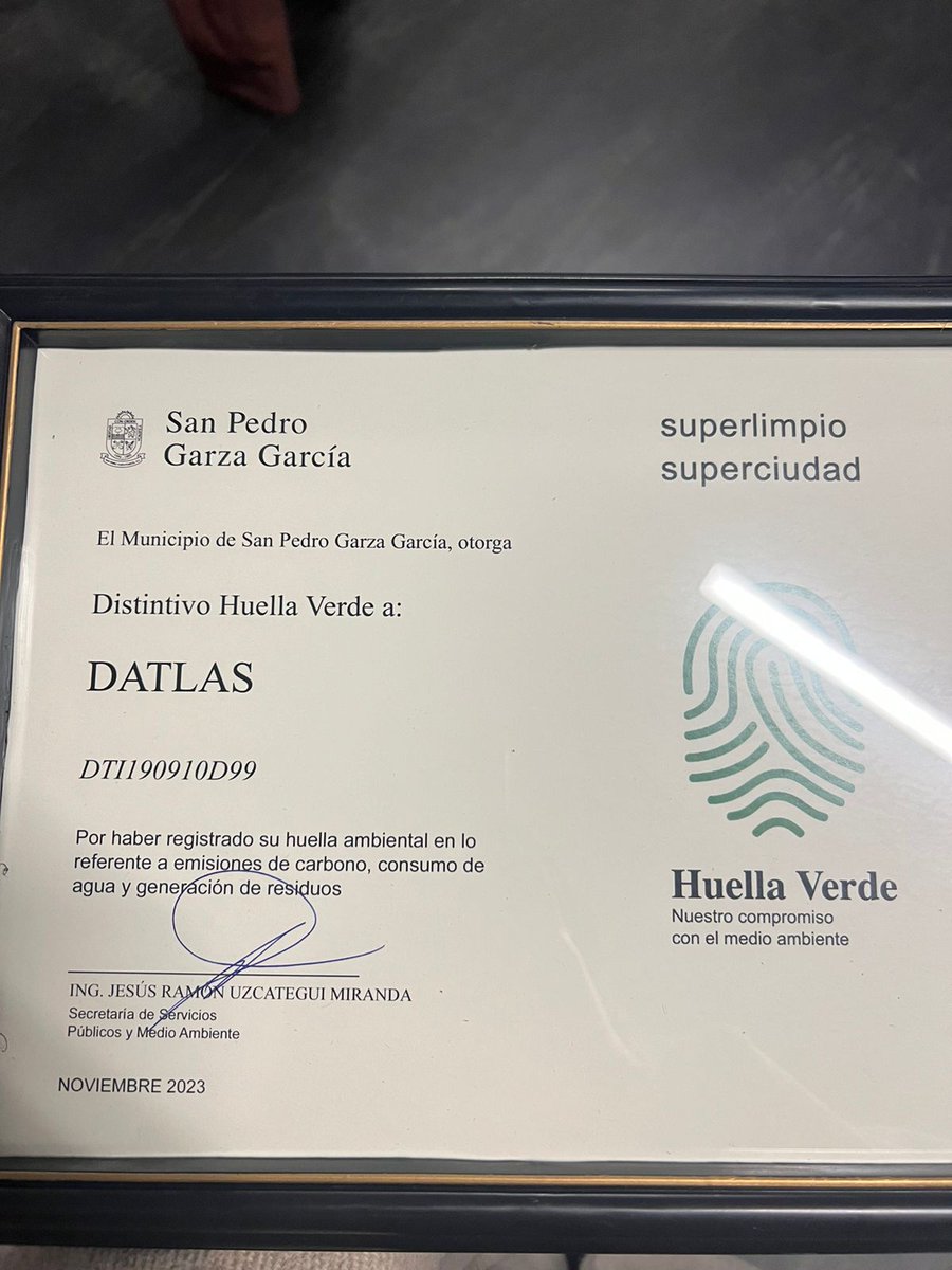 DatlasMX's tweet photo. Este Martes 21 de Noviembre recibimos un reconocimiento por parte Dirección de Medio Ambiente de la Secretaría de Servicios Públicos y Medio Ambiente del municipio de San Pedro Garza García
#Datlas #Huella #Verde #Sostenibilidad #Startup https://t.co/PdZCTWk82c