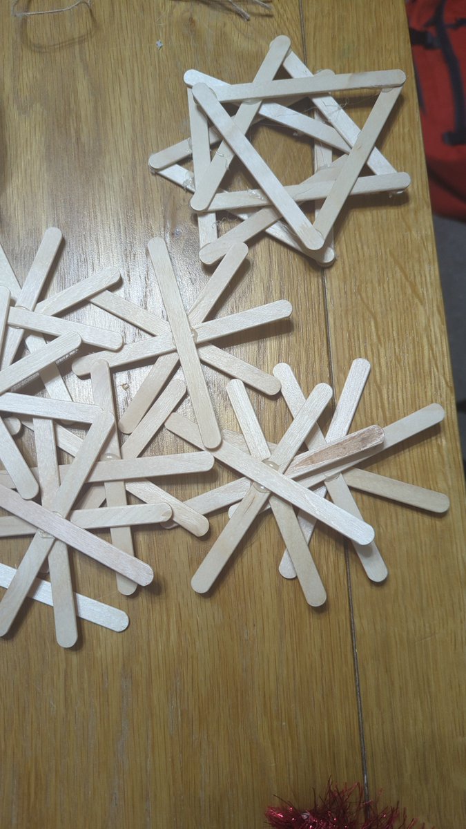 LynnH98053's tweet photo. @MasefieldCP A bit of prepping for the Christmas fair. 🌲 Watch out for the finished product during enrichment tomorrow #MaseRich https://t.co/NIfl0l2gtO