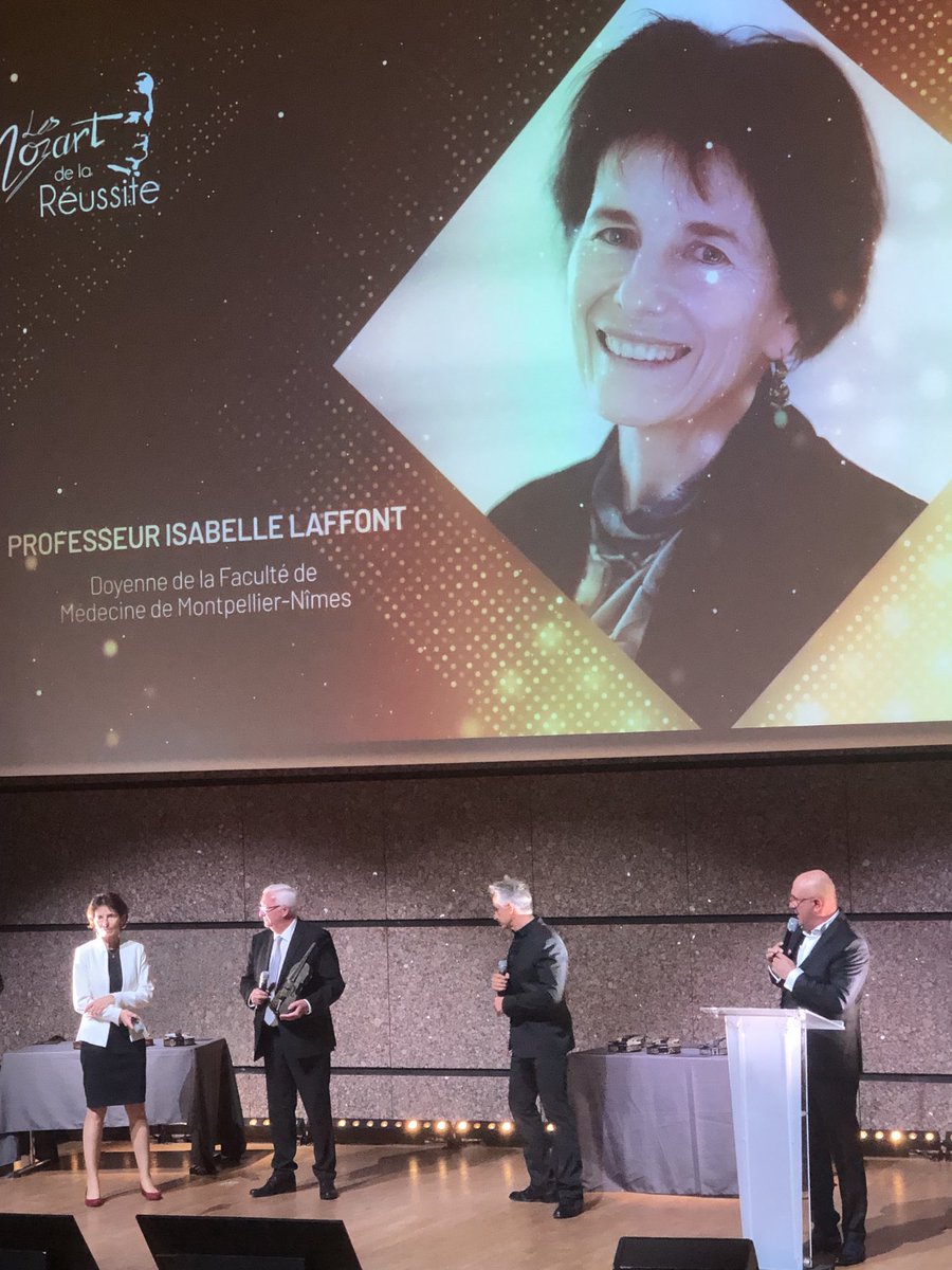 herge34's tweet image. 1er prix #santé des #mozartdelareussite remis ce soir par ⁦@ChristianBoidin⁩ président de ⁦@AesioSante⁩ Méditerranée au Professeur Isabelle Laffont présidente de la faculté de médecine de Montpellier Nimes