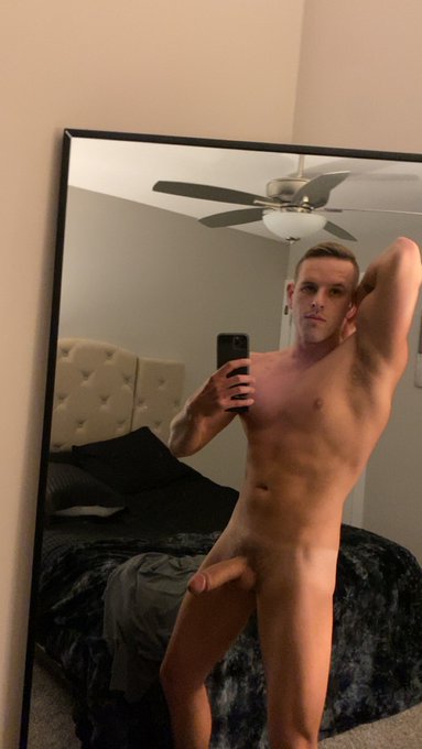 Whats up? 😈 https://t.co/yIUbRznNFJ