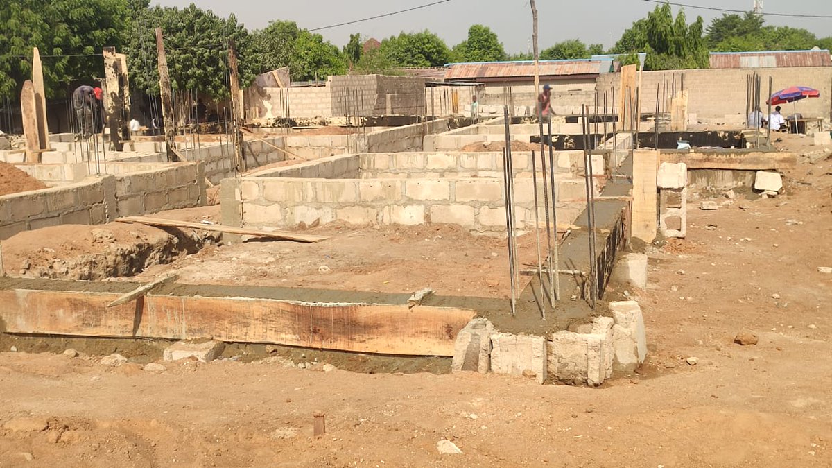 In Maduganari Tudu Palace : BOSG begins the construction of healthcare centre.

The Executive Secretary Borno Geographic Information Services BOGIS Engr Adam Bukar Bababe was at the Tudu Palace to inspect the ongoing construction of healthcare centre.