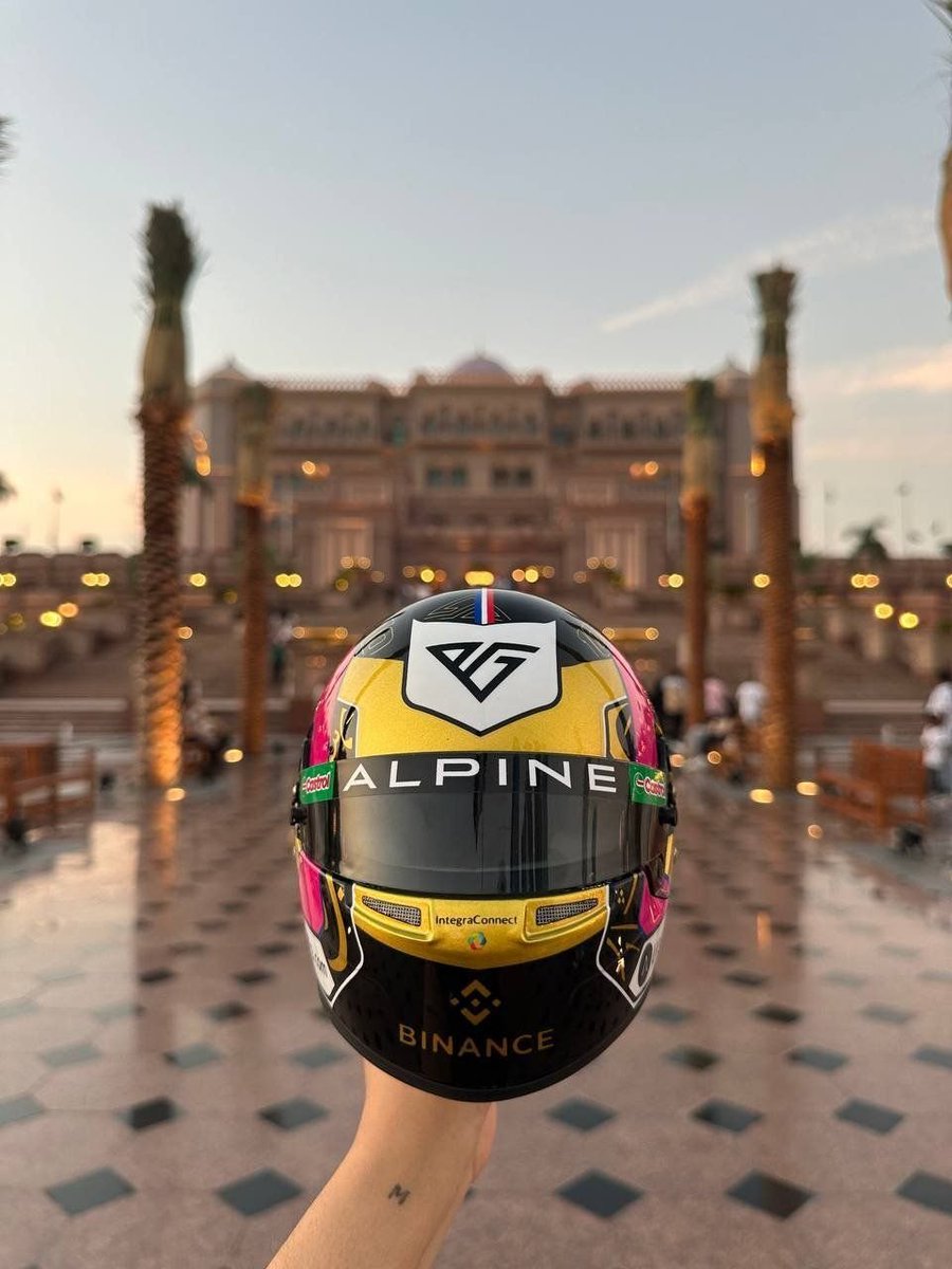 AlexOnchain's tweet photo. Earlier this year @Binance ran a helmet design contest with F1 driver @PierreGASLY.

We got 700+ great entries. But in the end, this one by @rulo_moreno took the W. It looks incredible!

Can't wait to see Pierre wear this at the race in Abu Dhabi at the weekend🔥 https://t.co/wkcgoXWbia