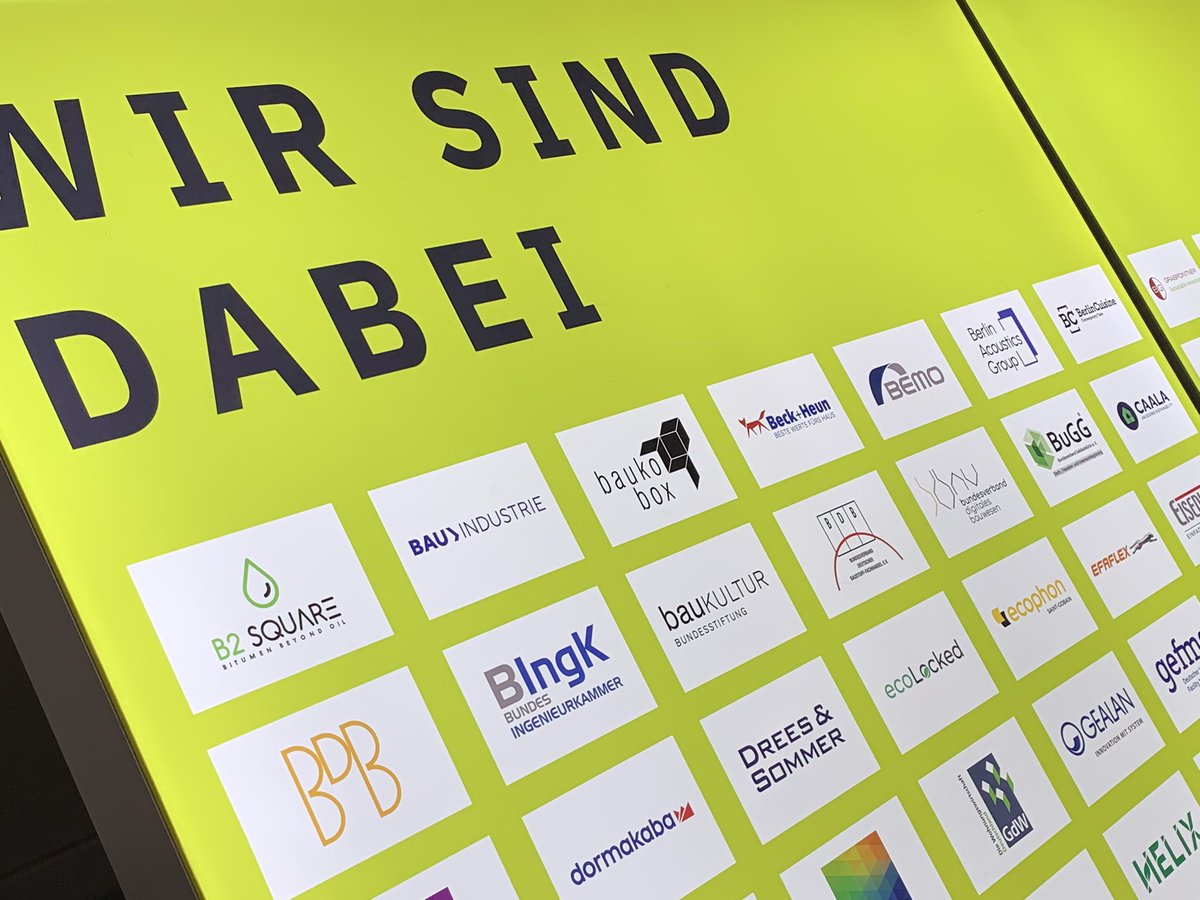 erbst_caro's tweet photo. Kurz mal spontan auf die Bühne gesprungen und über unsere Ziele zur #Nachhaltigkeit gesprochen, Kick Off beim #Klimafestival23 #bauwende vom Heinze Verlag und @BauNetz - wir sind dabei @dtbauindustrie https://t.co/KOt6AEmvO4