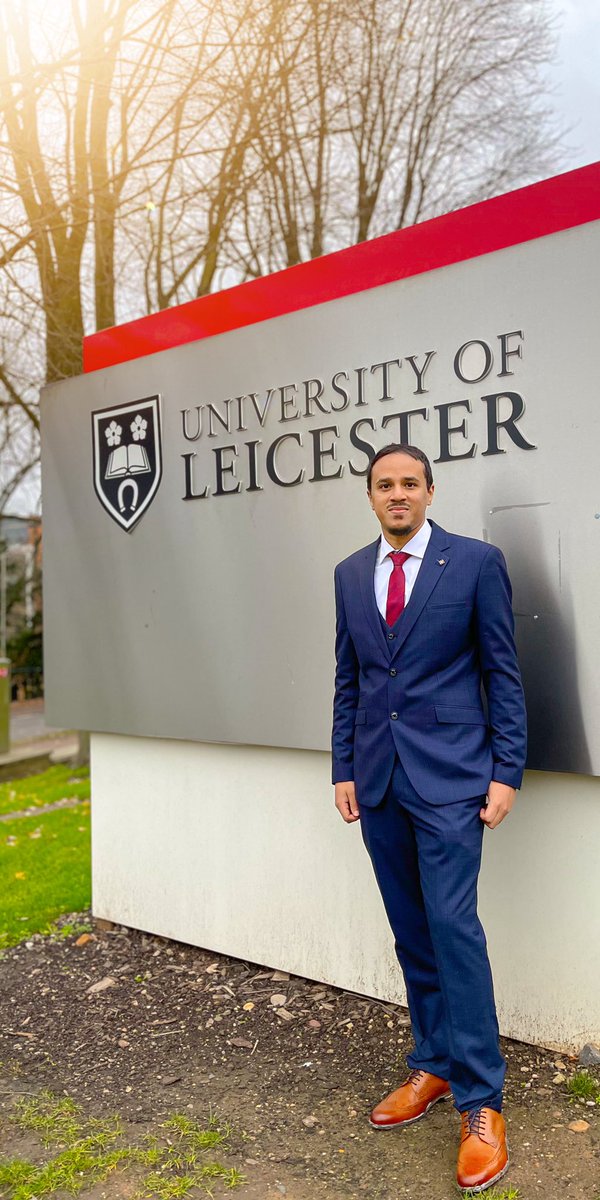 🎓

الحمد لله ما خُتم جهدٌ ولا تم سعيٌ إلا بتوفيقه وكرمه ..
فقد حصلت على درجة الماجستير في علوم الحاسب المتقدمة بامتياز مع مرتبة الشرف من جامعة ليستر بالمملكة المتحدة.

سائلًا الله عز وجل أن يعيننا لخدمة الدين والوطن وأن ينفعنا بما علمنا.