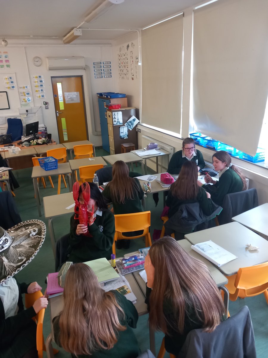 greenbankhs's tweet photo. Y10 pupils enjoying practising their market roleplay language 'Au Souk' this week. Bravo! #languagesforlife #culturalcapital https://t.co/2vtDvNlMj5