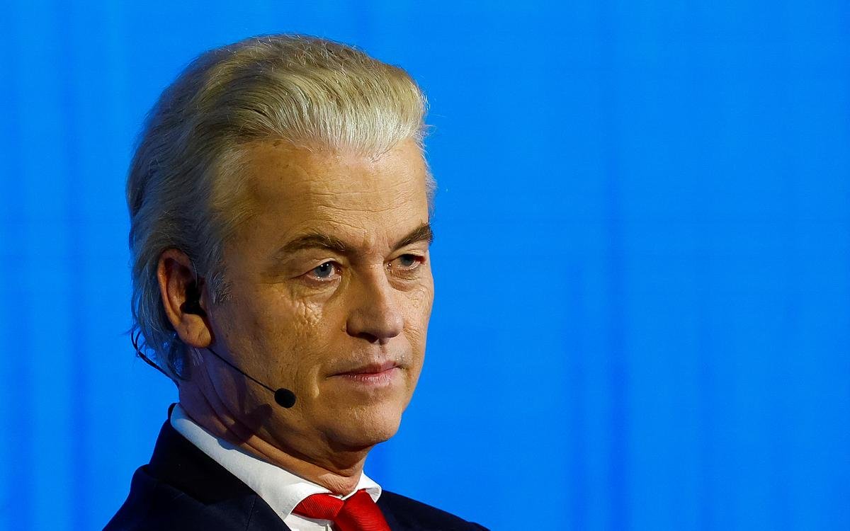 MarioNawfal's tweet photo. 🚨 JUST IN: FAR-RIGHT PARTY SURGES IN DUTCH ELECTIONS | BIGGEST SHIFT EVER IN THE NETHERLANDS | FOLLOWS EU TREND TO RIGHT WING GOVERNANCE | CALLS FOR BAN ON QURAN AND HIJAB

Geert Wilders' far-right Party for Freedom (PVV) is poised to become the largest party in the Dutch parliament, securing 35 seats, as per exit polls

The PVV's manifesto includes calls for banning mosques, the Quran, and Islamic headscarves in government buildings.

Wilders, known for his anti-immigration stance, will likely engage with other party leaders for potential collaboration.

The outcome is described as "the biggest shift" in Dutch politics by a political scientist at the University of Amsterdam.

This is part of a wider global trend towards right-wing politics, with similar outcomes in Italy, Sweden, and a conservative turn in Argentina’s recent elections. 

Even in the U.S., early polls show Trump gaining momentum for the upcoming elections, signaling a potential rightward shift in global political landscapes.

Source: The Guardian