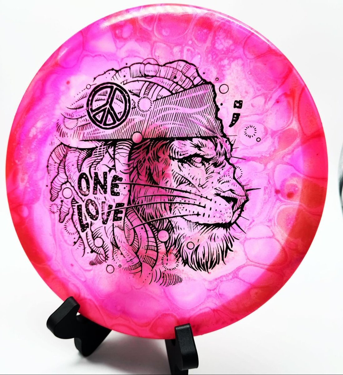 andyedalus's tweet photo. Shoutouts to Seth at Beast Disc Golf (look him up on ๐ท) for letting me dye two of his babies! He asked for pink and more pink, so that's what he got ๐
#discgolf #discdyes https://t.co/lTJsT7gHvf